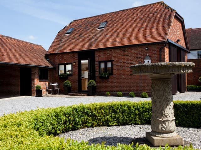 Castle Hill Stables Ref M76157 In Tonbridge Kent Cottages Com