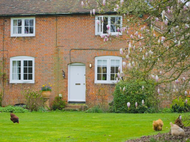 Partridge Cottage Ref M552634 In Eastling Kent Cottages Com