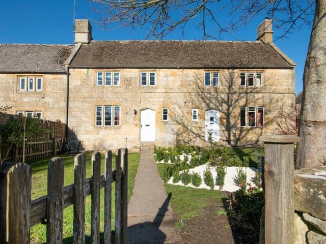 Tiesel Cottage Ref M551687 In Near Cheltenham Gloucestershire