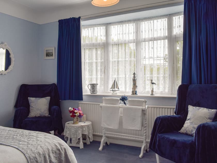 Light and airy double bedroom | Rose Cottage, Scarisbrick, near Southport 