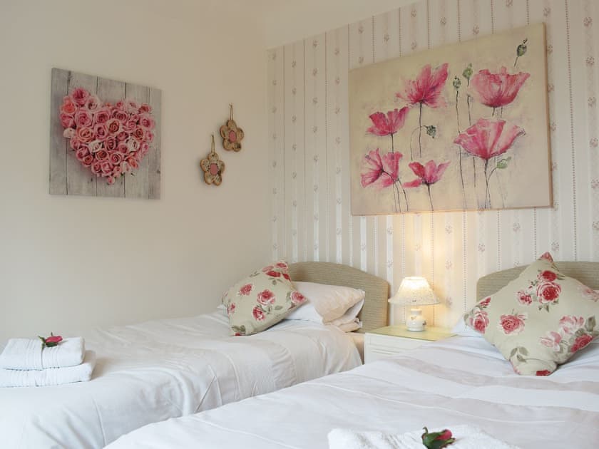 Comfy twin bedroom | Rose Cottage, Scarisbrick, near Southport 