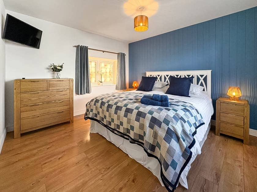 Double bedroom | Spring Cottage, Kentisbury, near Barnstaple