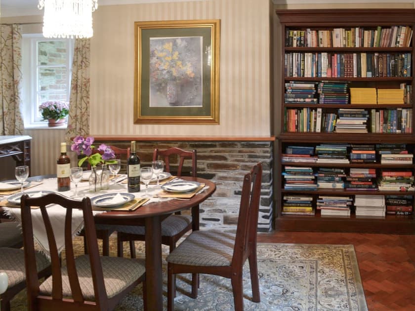 Dining room | The Farmhouse - Lanwithan Cottages, Lostwithiel
