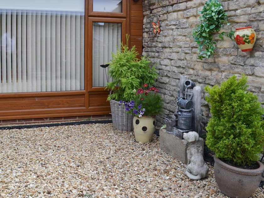  Enclosed courtyard  | The Olde Barn, Welton, near Lincoln