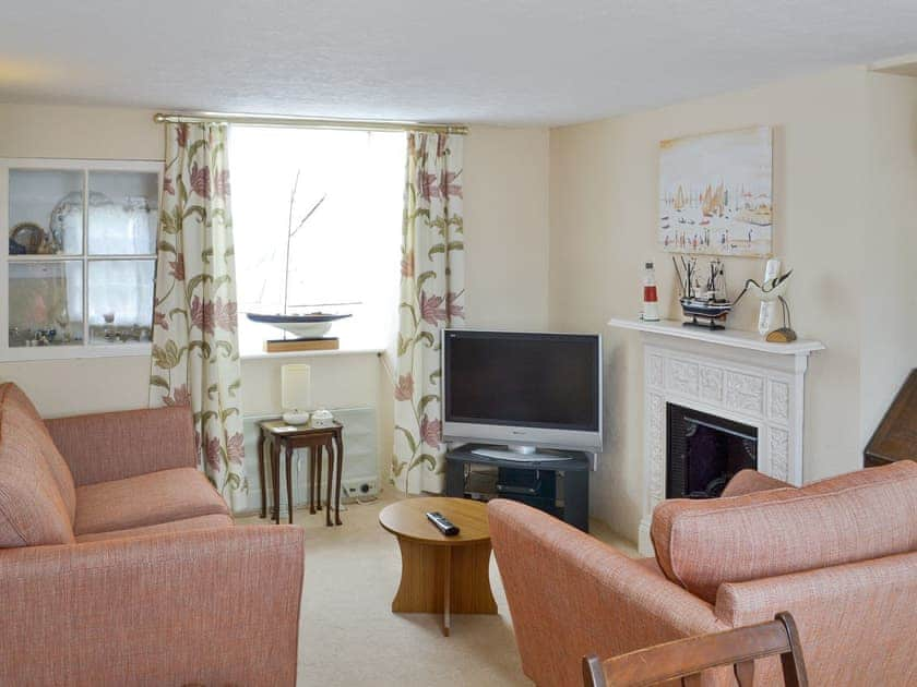 Welcoming living and dining room | Pebbles, Lympstone, near Exmouth