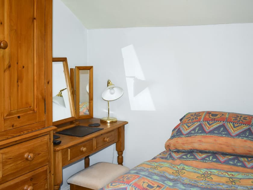 Cosy single bedroom | Oakdene Lodge, Wimborne
