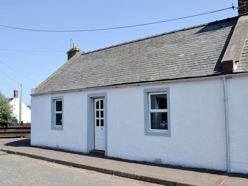 Delightful end of terrace holiday cottage | Creel Cottage, Auchmithie, near Arbroath