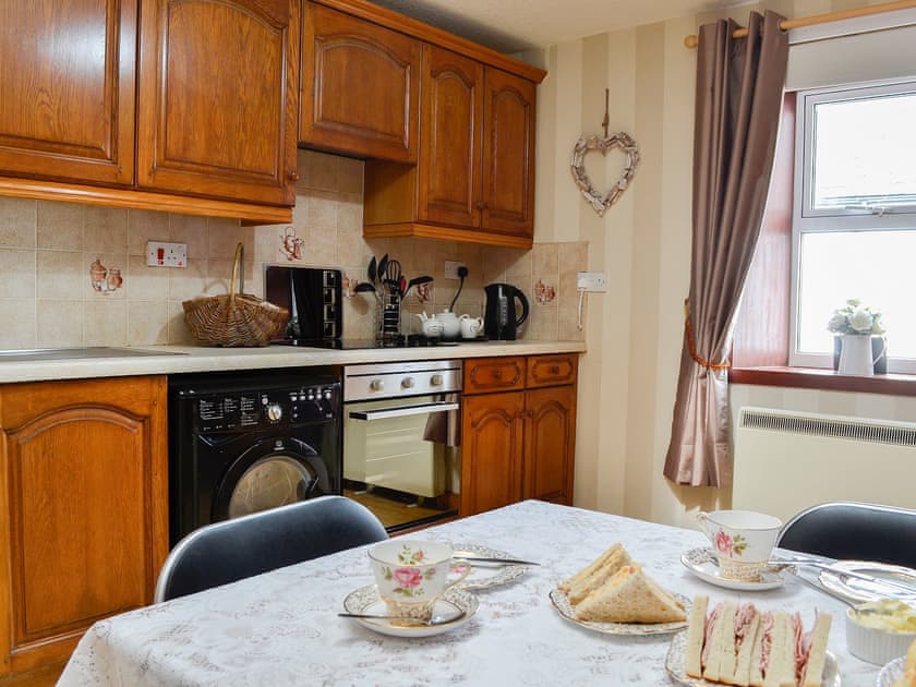 Well-appointed kitchen dining room | Creel Cottage, Auchmithie, near Arbroath