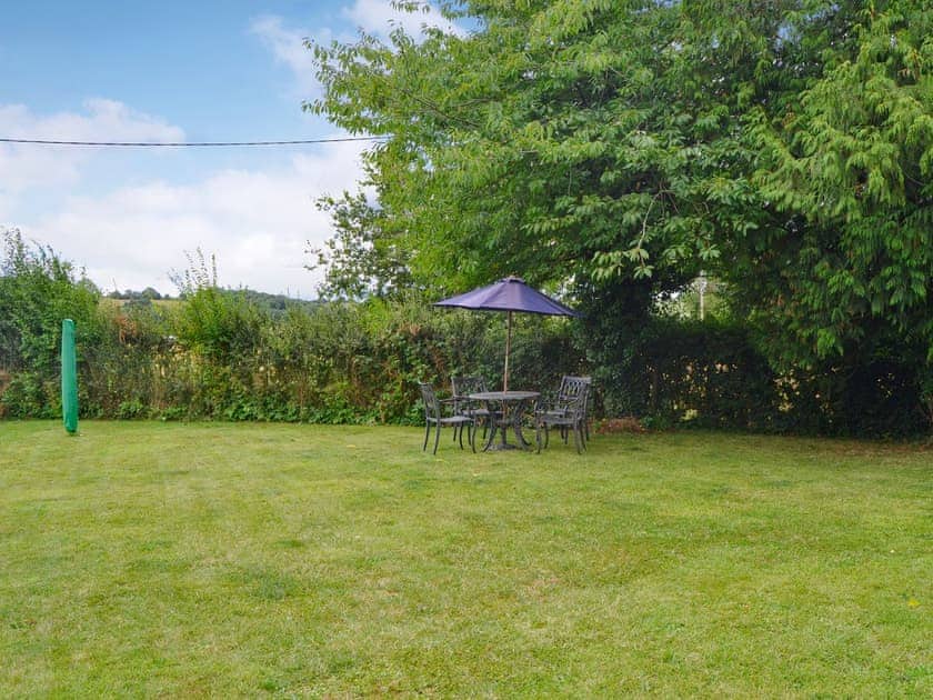 Large lawned garden | Skimblescott Barn, Much Wenlock