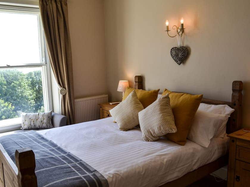 Double bedroom | Oaklands View, Scarborough
