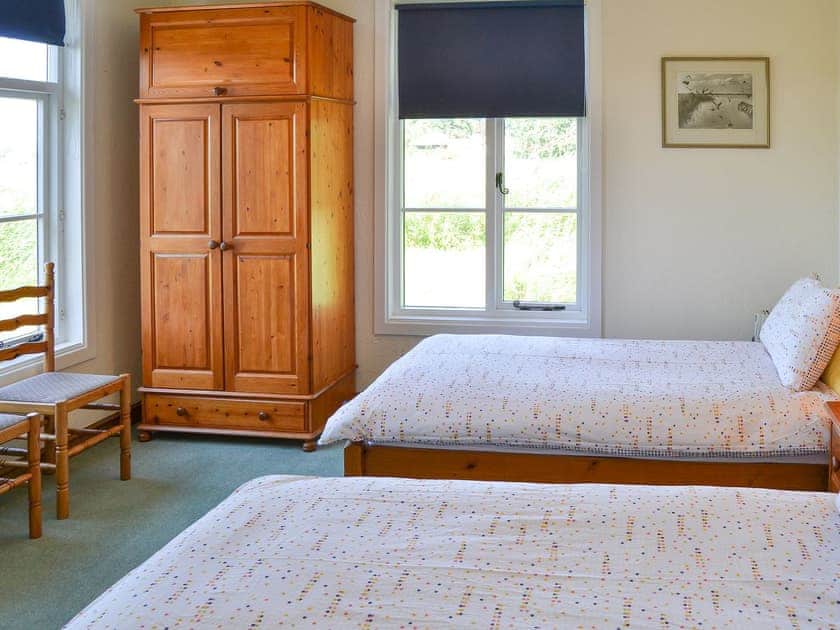 Comfortable twin bedroom | The Studio, Hickling