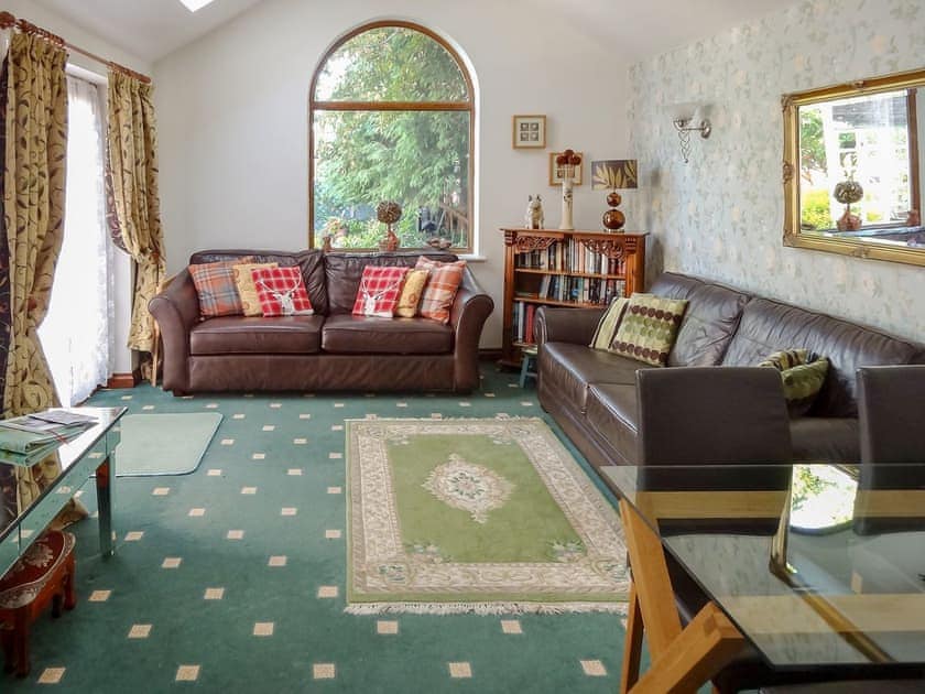Spacious living room | Brook Lodge Country Cottage, Wroot, near Doncaster