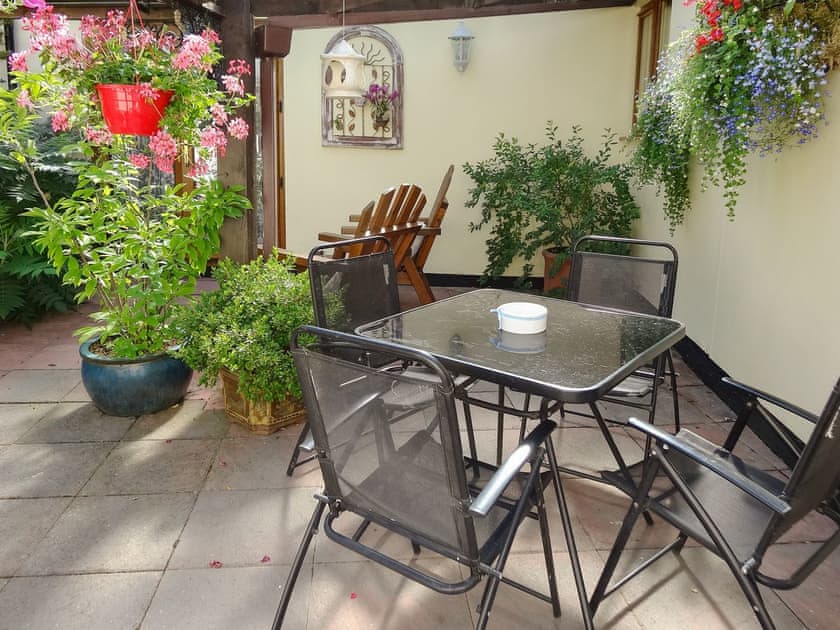 Sitting-out-area | Brook Lodge Country Cottage, Wroot, near Doncaster