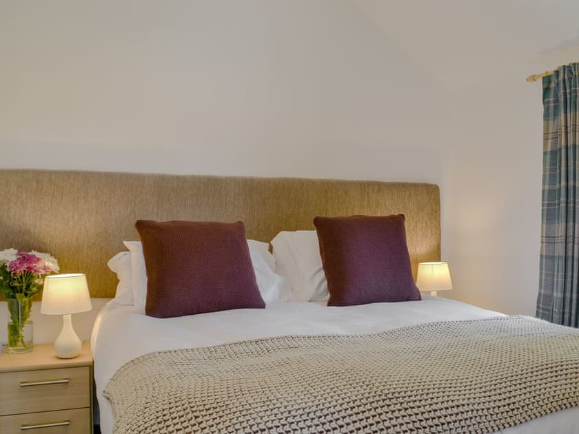 Comfy bedroom zip and link twin beds (can be super kingsize on request as pictured) | Wester Laggan Cottage, Dulnain Bridge, near Grantown-on-Spey