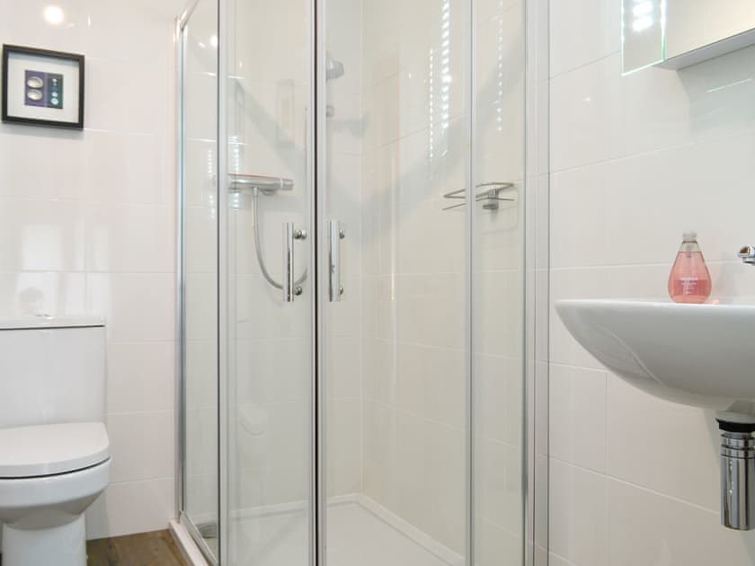 Family shower room | Tigh Ban, Glencoe, near Fort William