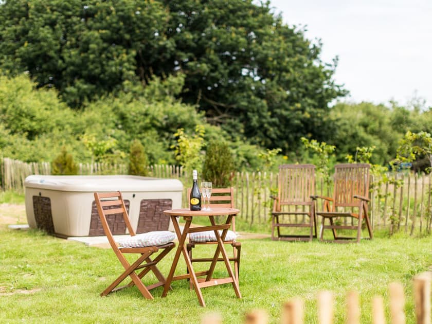 Outdoor area | Olive - Buttercup Barn Retreats, Wootton Bridge