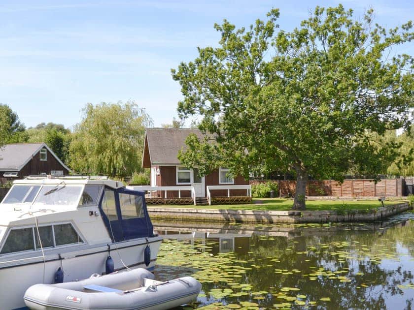 Delightful waterside property | Silver Birches, Horning