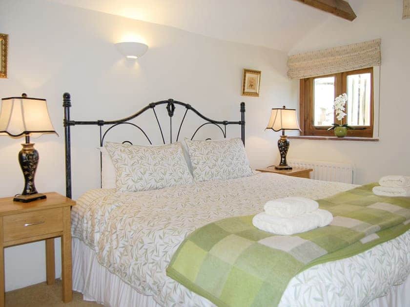 Comfortable master bedroom with kingsize bed | The Garth - Blakebeck Farm, Mungrisdale, near Threlkeld