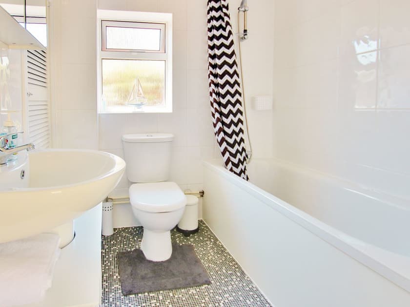 Family bathroom with shower over bath | Irenic Lodge - Irenic Lodges, Hamble