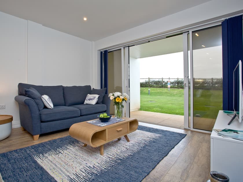 Living area | Glimpse - Bredon Court, Newquay
