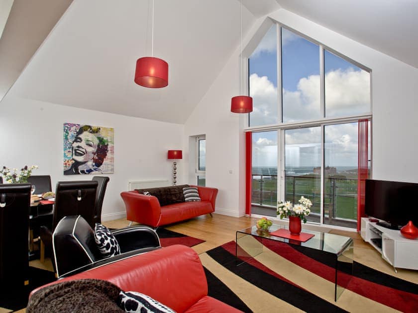 Living area | Poseidon Penthouse - Bredon Court, Newquay