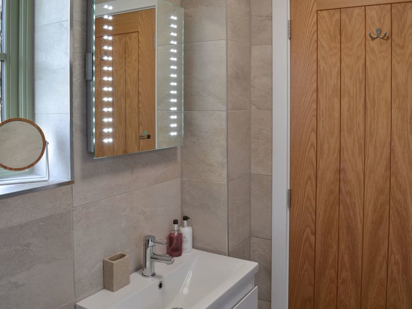 Shower room | Meadowside Lodges- Peregrine Lodge - Meadowside Lodges, St Columb, near Padstow