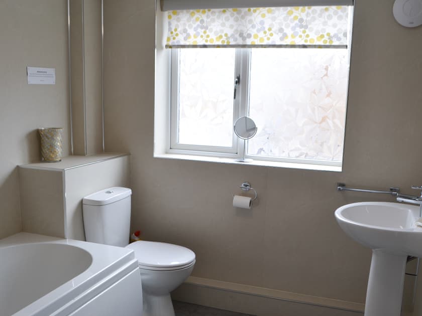 Bathroom | Kittiwakes, Amble