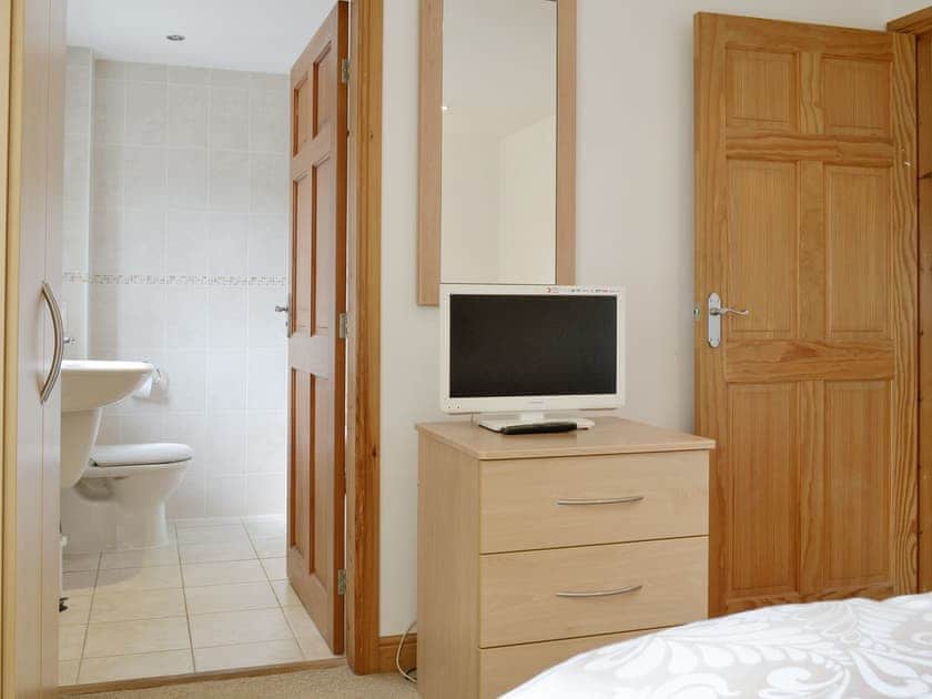 Spacious en-suite double bedroom | Mickle Hill Mews, Gargrave, near Skipton