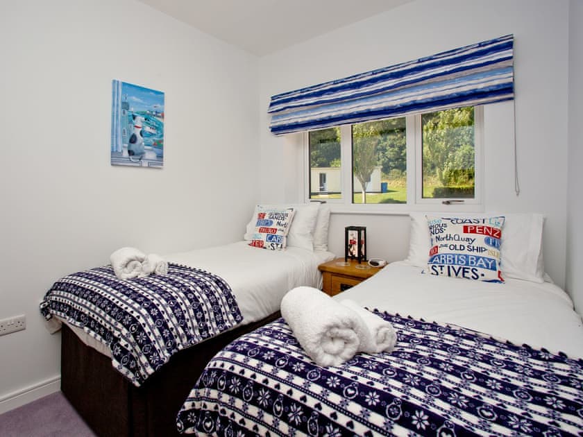 Twin bedroom | Dunlin 4 - The Cove, Brixham