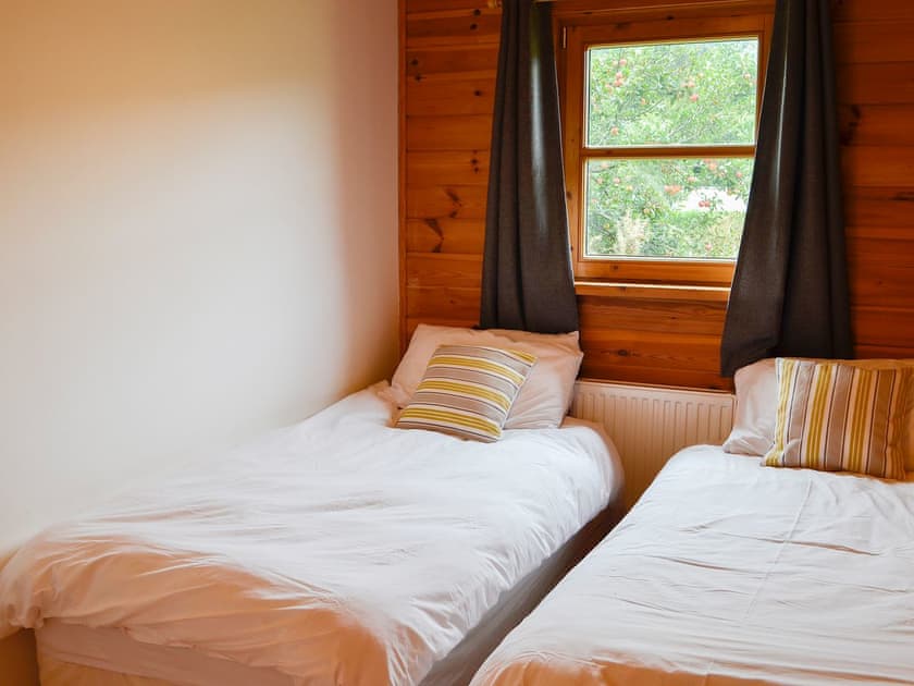 Modest twin bedroom | Edw Lodge - Boatside, Aberedw, near Builth Wells