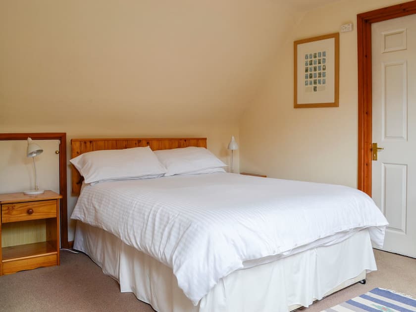 Cosy and romantic double bedroom | Terracotta, Bourton-on-the-Water