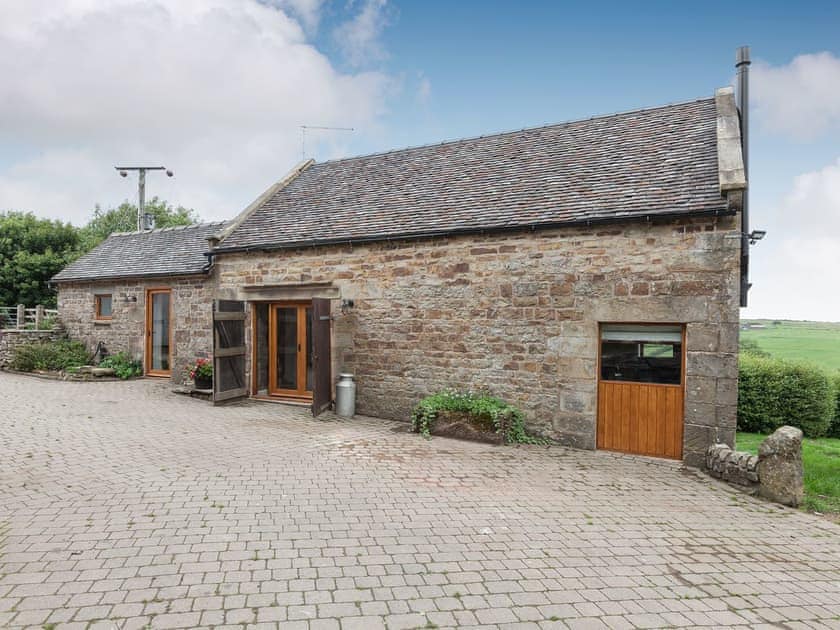 Lovely Holiday cottage, situated on the owner’s working farm | Rue Hayes Farm Cottage, Onecote, near Leek