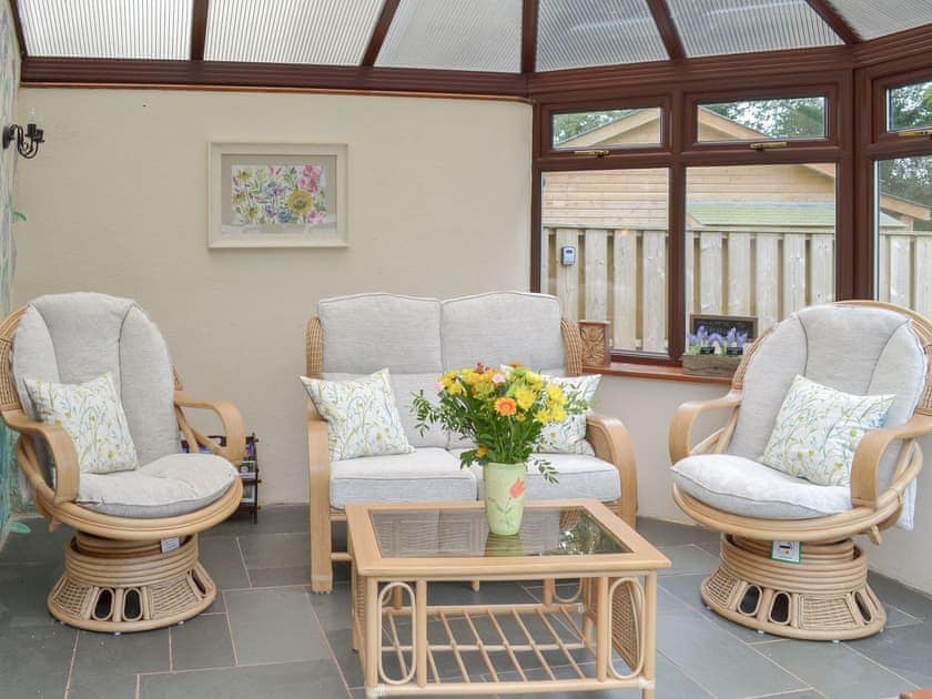 Light and airy conservatory | Garden Cottage, Halwell, near Totnes