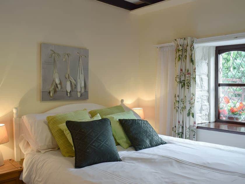 Comfortable double bedroom | Bwthyn, New Quay