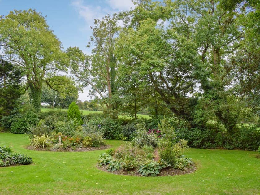 Attractive garden | Bwthyn, New Quay