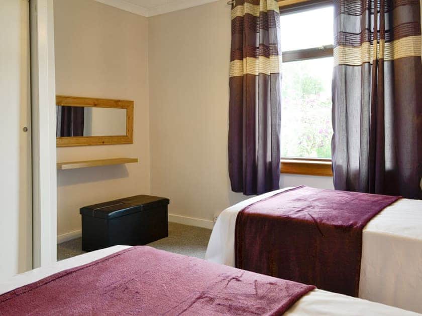 Good-sized twin bedroom | Brae Cottage, Mabie, near Dumfries
