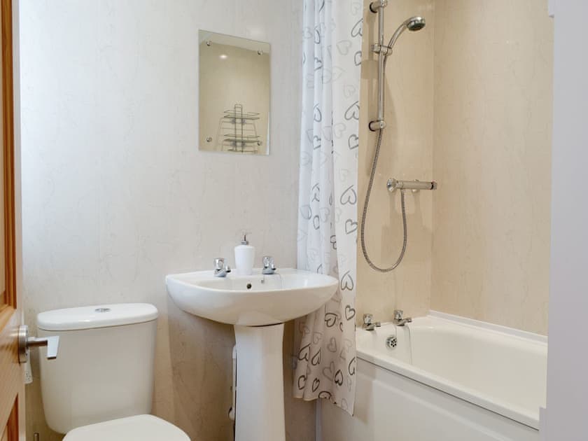 Family bathroom with shower over bath | The Shieling, Keswick
