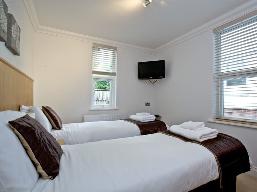 Twin bedroom | 7 Goodrington Lodge - Goodrington Lodge, Paignton