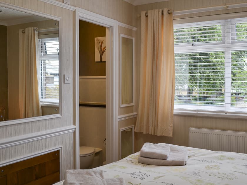 Double bedroom with en-suite | Church View, Alnwick
