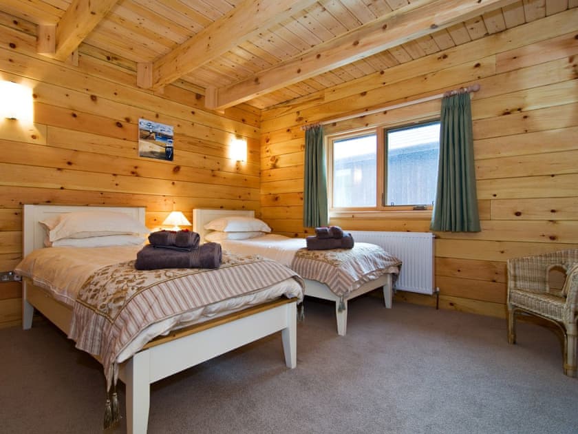 Twin bedroom | Hadleigh Lodge - Rosehill, Padstow