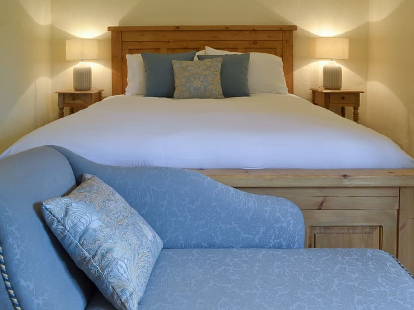 Welcoming double bedroom | Jasmine Cottage - Brookfarm Cottages, Middle Mayfield, near Ashbourne