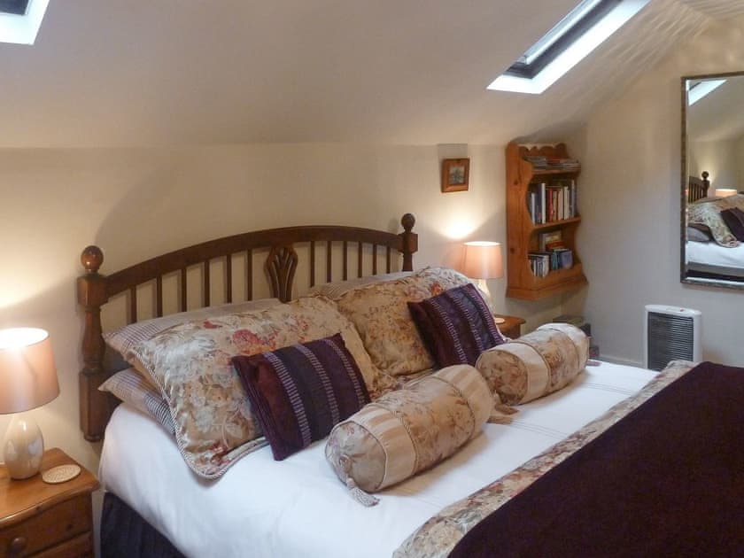 Relaxing double bedroom | Red Kite Cottage, Maesymeillion, near New Quay