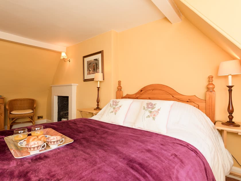 Double bedroom | Big Barns Cottage, Dunrobin, near Golspie