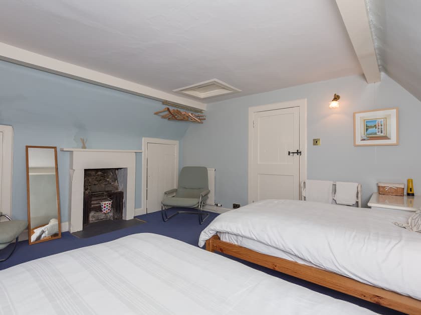 Twin bedroom | Big Barns Cottage, Dunrobin, near Golspie