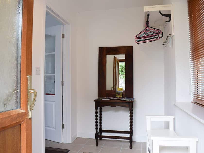 Entrance hallway | Glasfor, Llansantffraed, near Aberaeron
