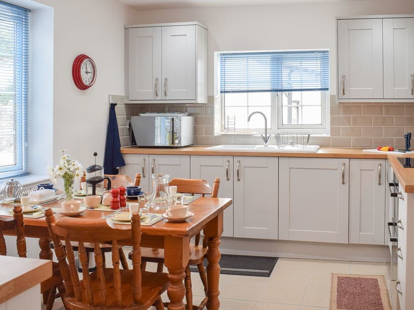 Tiled kitchen/diner | Glasfor, Llansantffraed, near Aberaeron