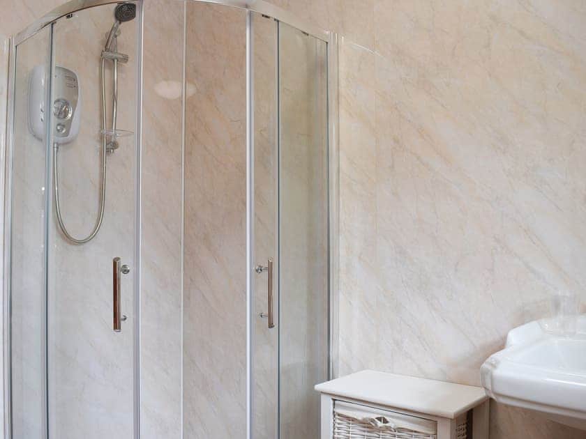Bathroom with shower cubicle | Glasfor, Llansantffraed, near Aberaeron