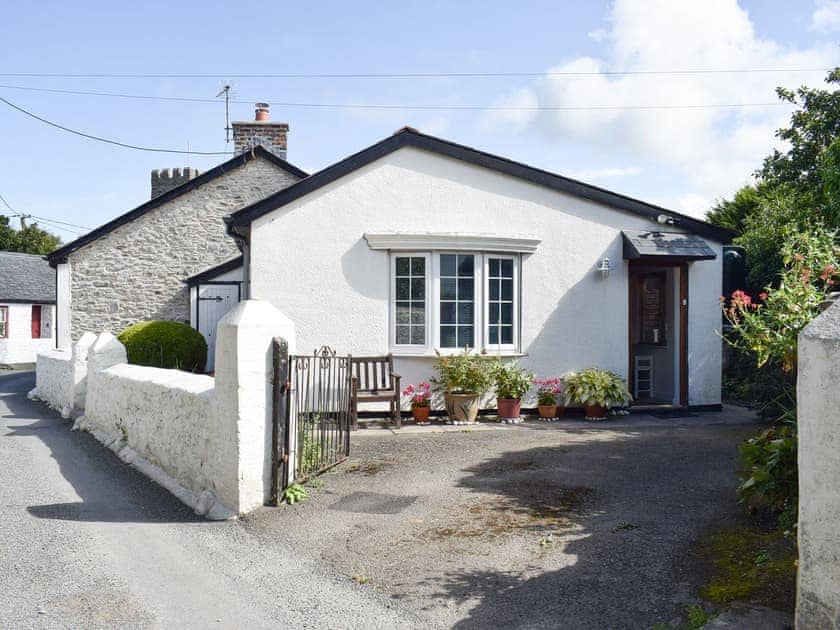 Delightful cottage tucked away in a quiet location | Glasfor, Llansantffraed, near Aberaeron