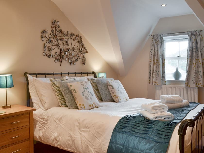 Relaxing en-suite master bedroom | Rolton House, Ambleside