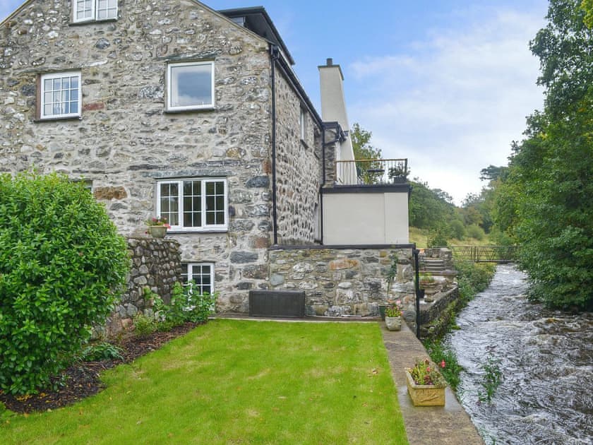 Delightful location | Tryfan - The Woollen Mill, Penygroes, near Caernarfon